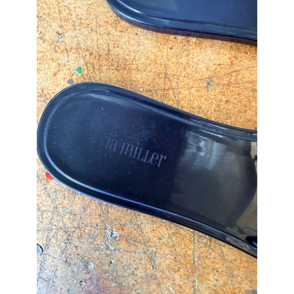 Women's Olivia Miller Black Gold Studded Jelly Sandals Size 10 - Picture 2 of 4
